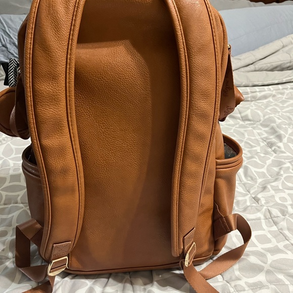 Itzy Ritzy Boss Plus - Picture 2 of 10